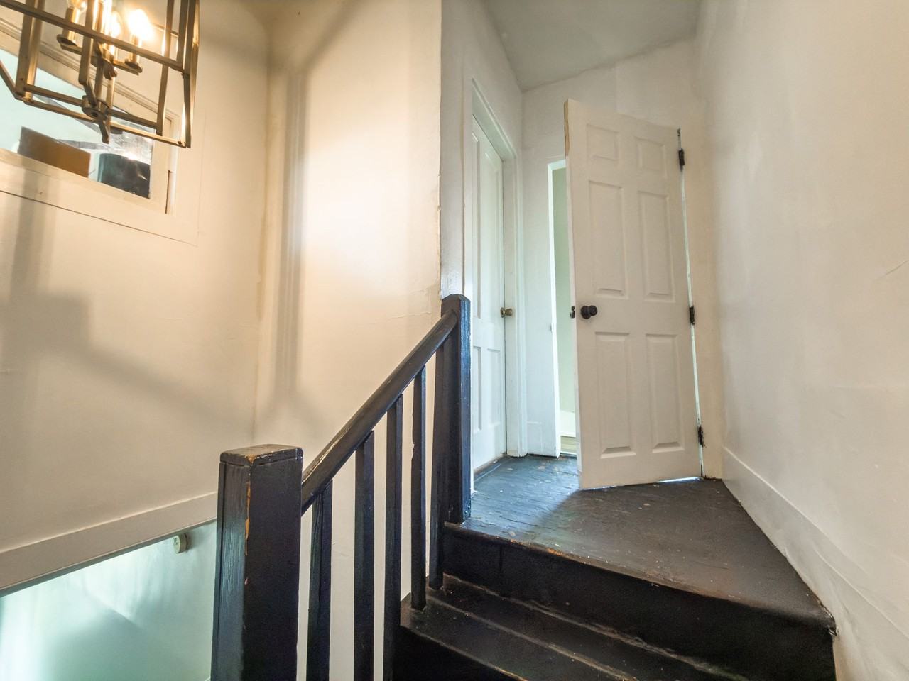 Downtown Duplex - Photo 2 of 31