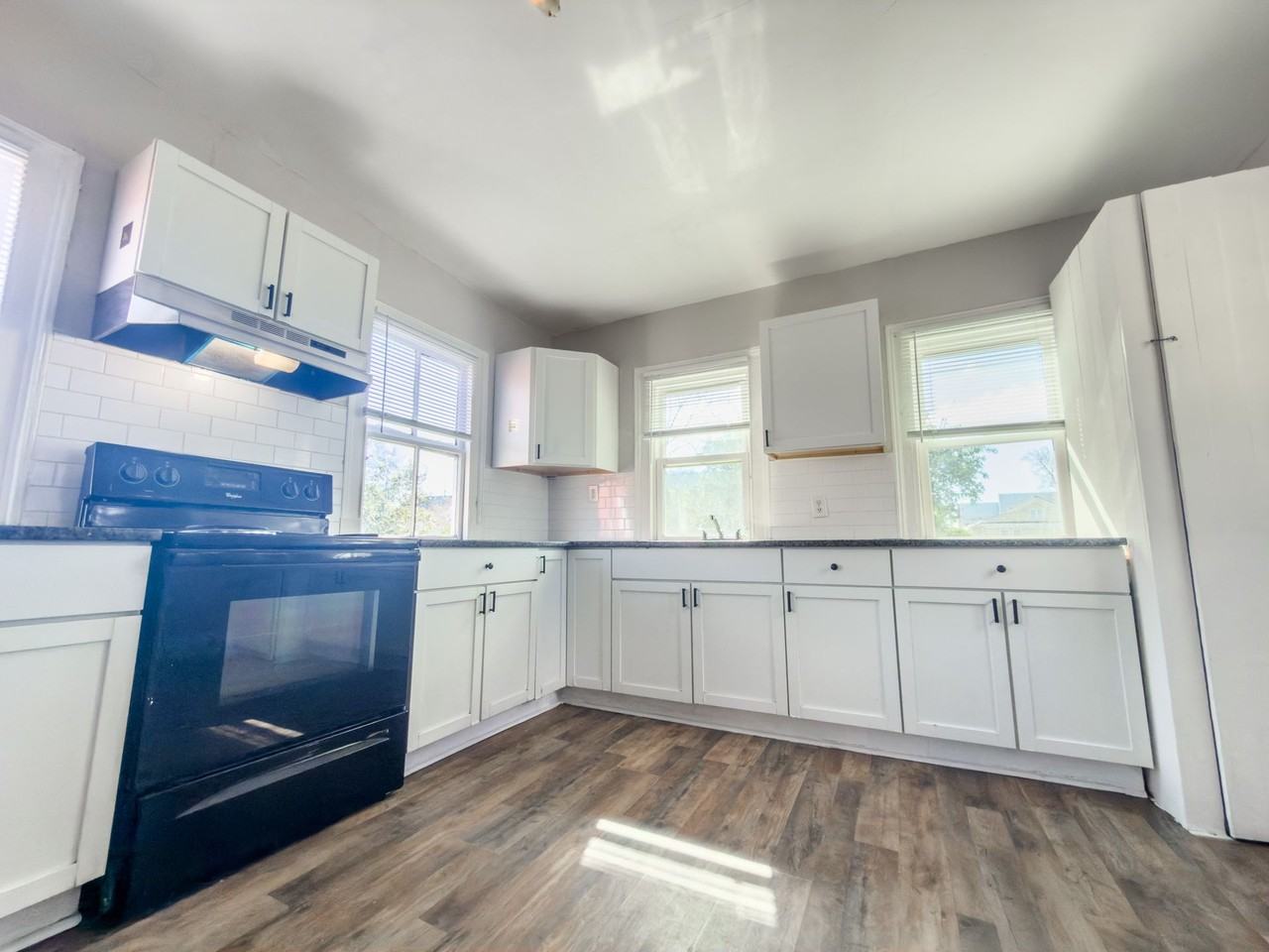 Downtown Duplex - Photo 3 of 31