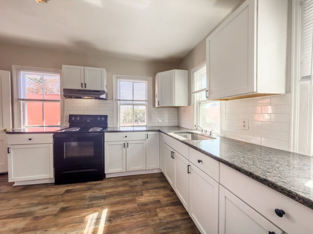 Downtown Duplex - Photo 5 of 31