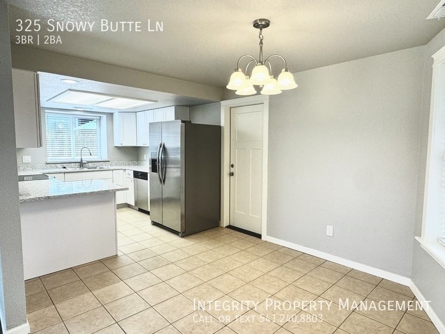 325 Snowy Butte Ln - Photo 6 of 32