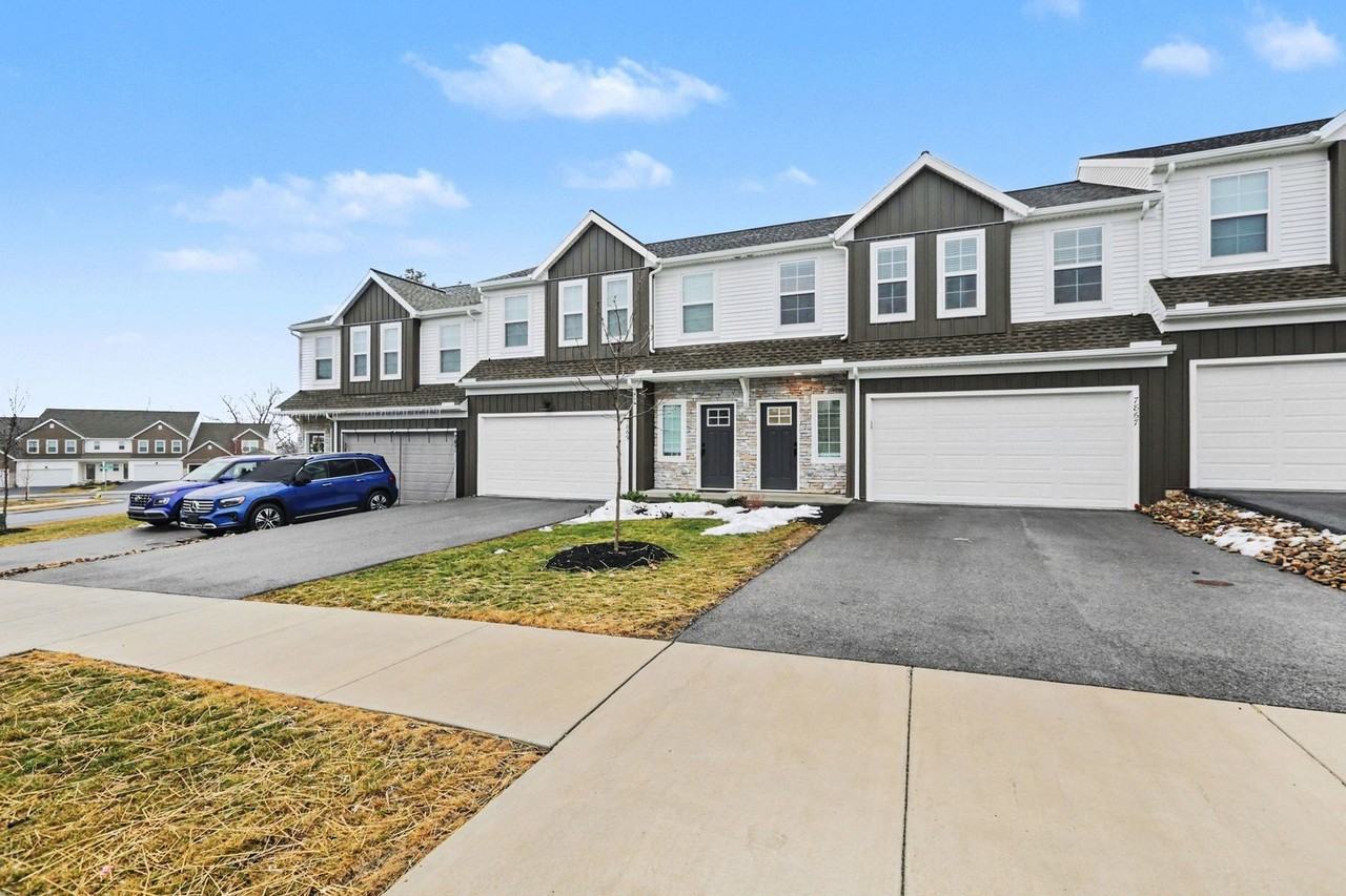 7867 Oak Brook Dr - Photo 3 of 28