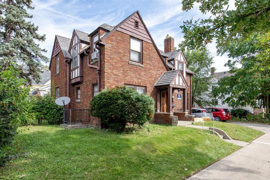 801 E Ann St #801ANN - Photo 2 of 24