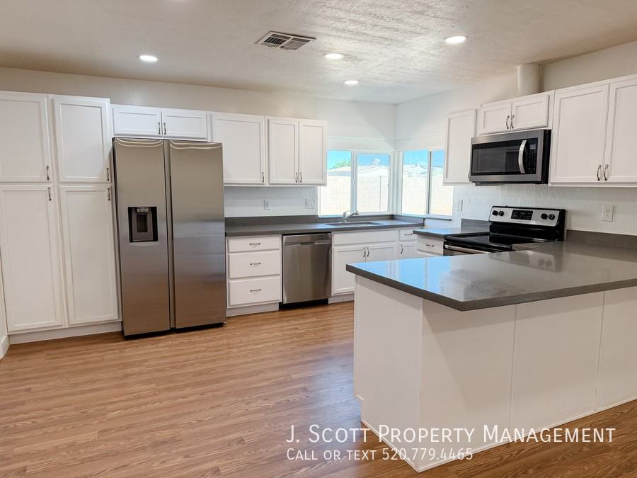 3621 W Sandra Ter - Photo 7 of 22