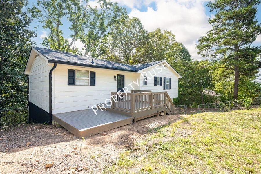 948 E Valley Dr - Photo 2 of 28