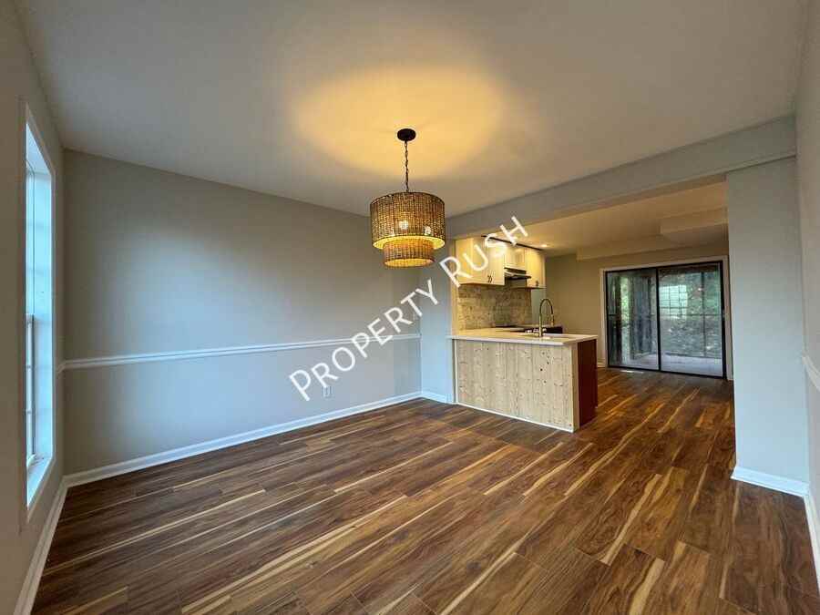 2945 Old Britain Cir - Photo 7 of 40