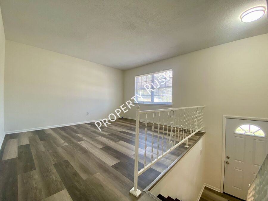 922 Delores Dr - Photo 6 of 35