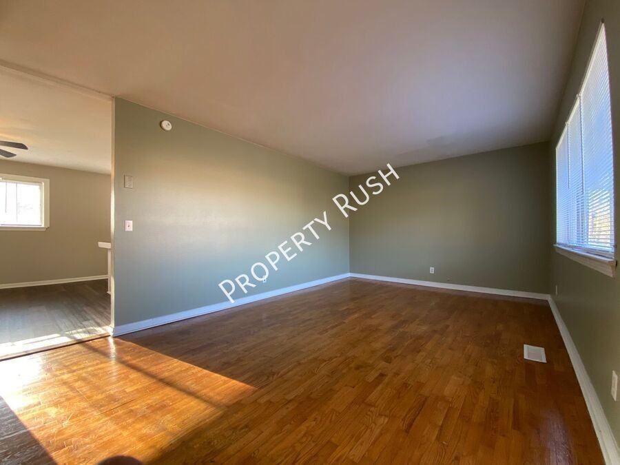 7728 Nautical Way - Photo 6 of 34