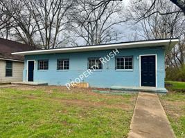 featured image of 3603 Dorris St