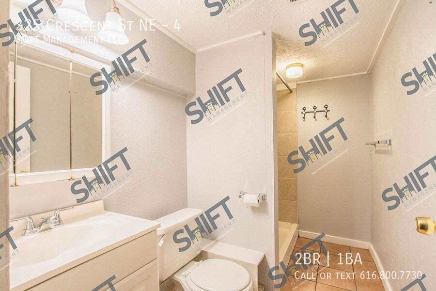 325 Crescent St Ne #4 - Photo 5 of 13