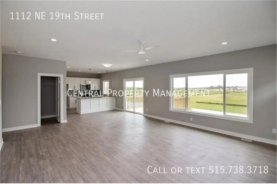 1112 Ne 19th St - Photo 3 of 19