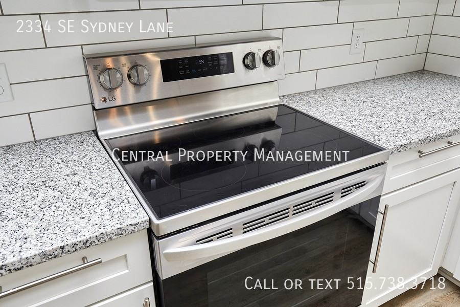 2334 Se Sydney Ln - Photo 4 of 25