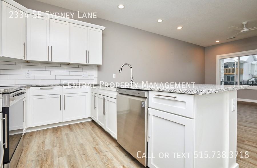 2334 Se Sydney Ln - Photo 6 of 25