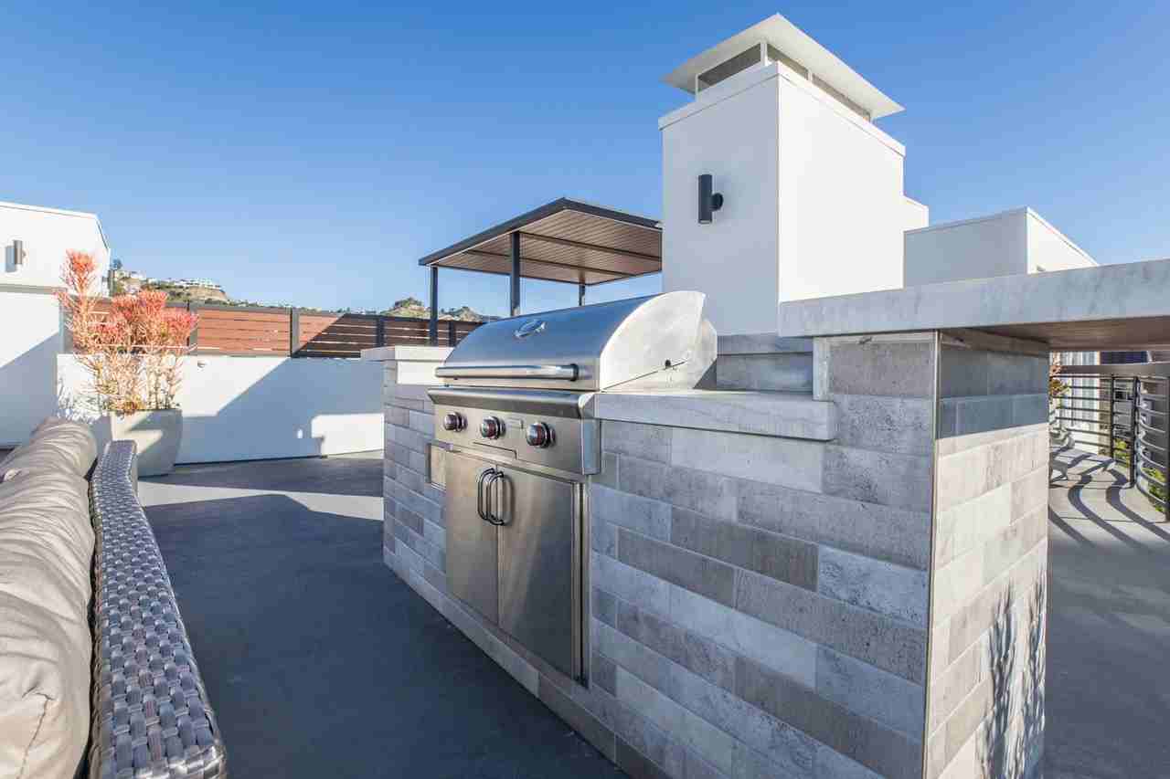 1283 Havenhurst Dr #204 - Photo 3 of 19