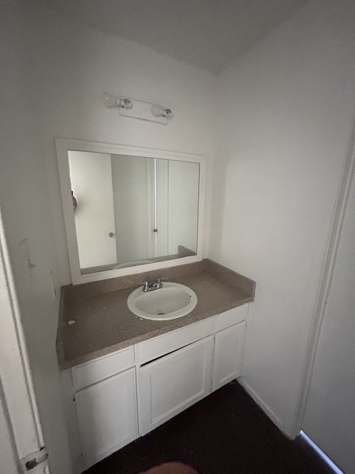 111 Pine Meadow Dr #B - Photo 4 of 8