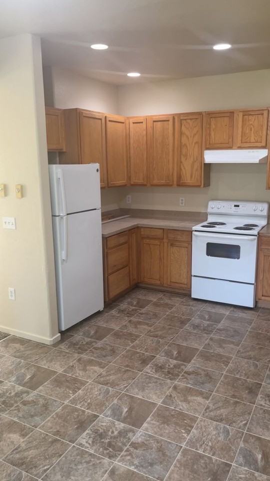 Plaza De Cedro - Photo 5 of 38