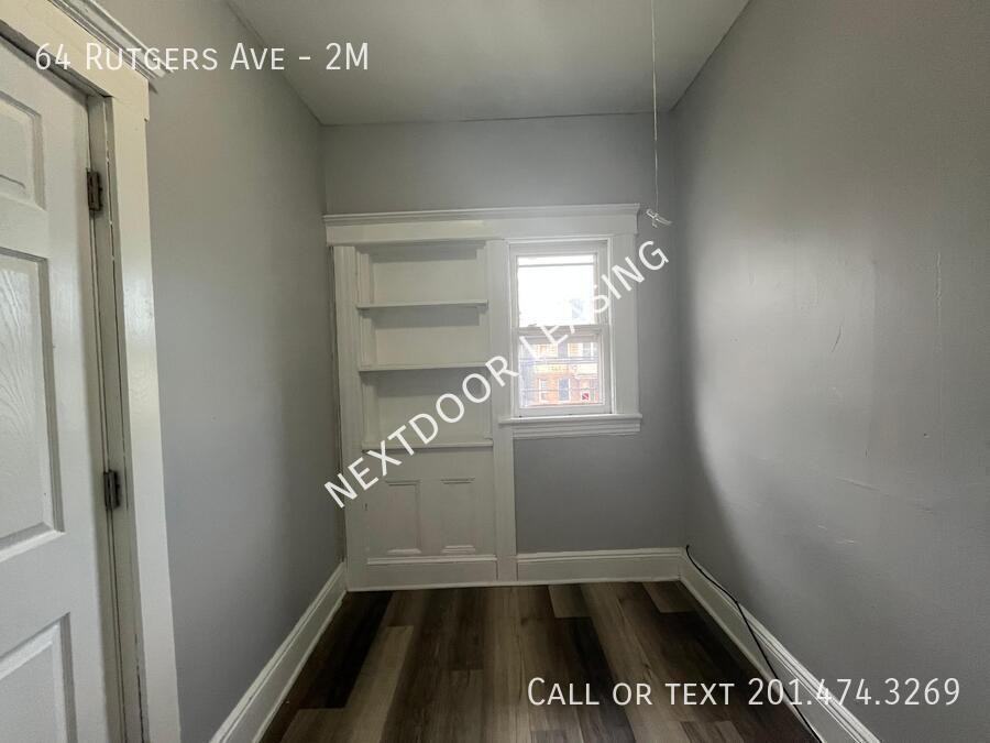 64 Rutgers Ave #2M - Photo 5 of 11