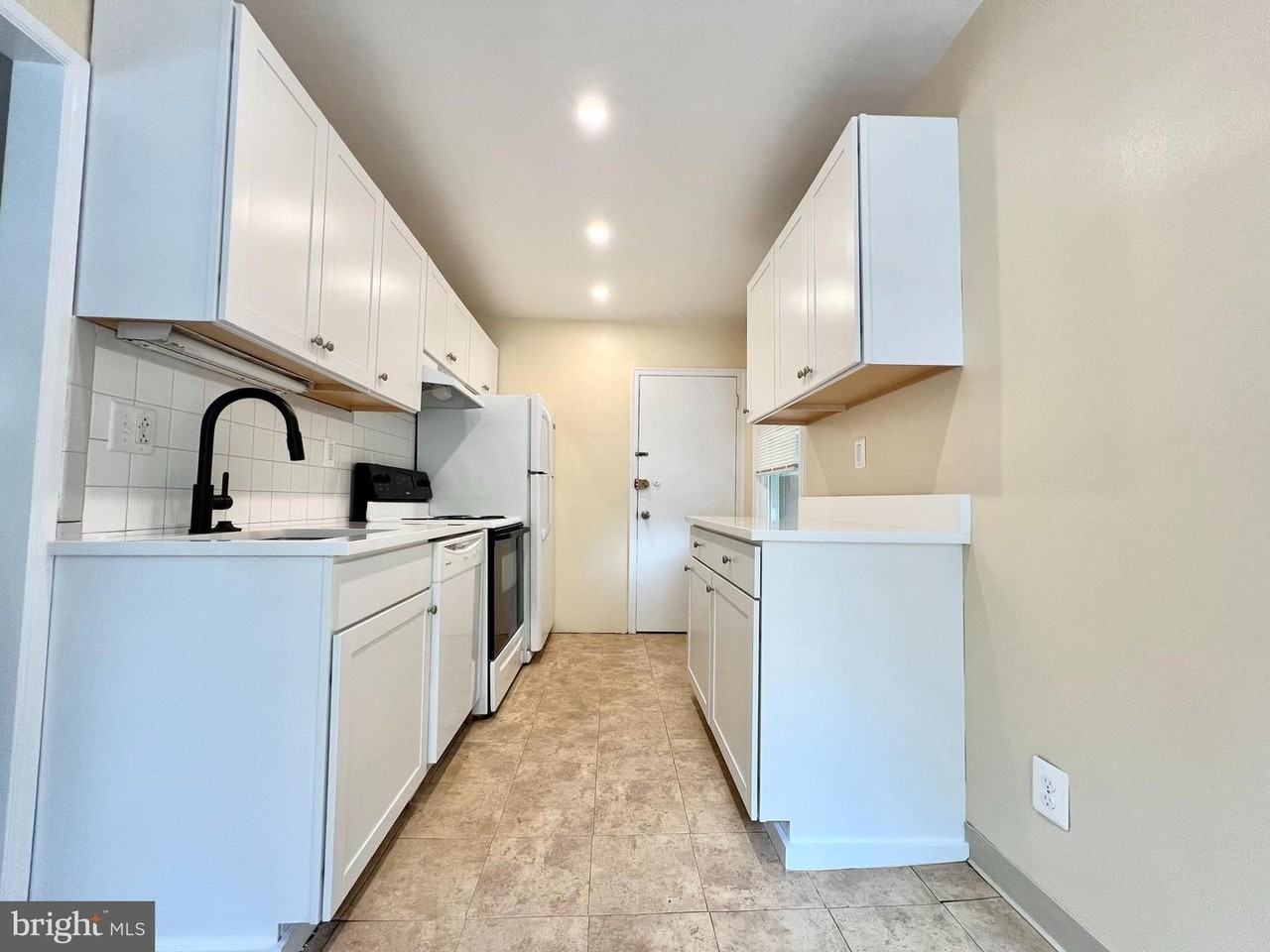 35 Elberon Ave #A - Photo 5 of 13