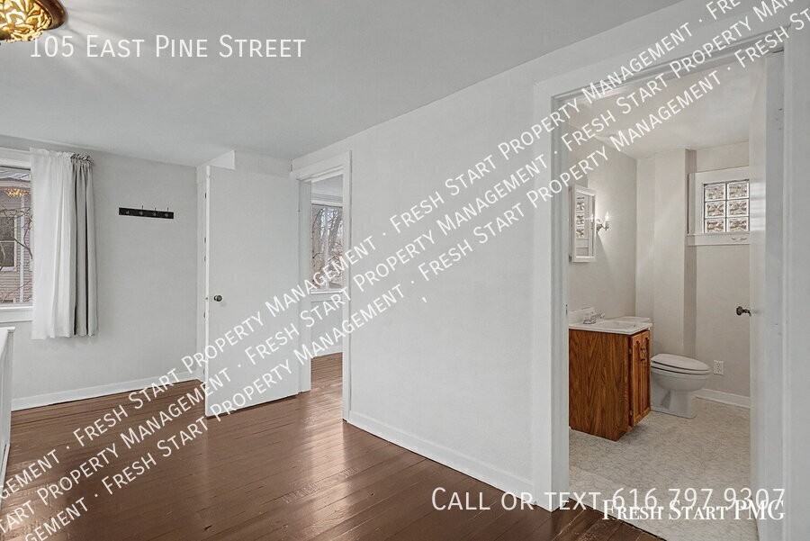 105 E Pine St - Photo 3 of 37