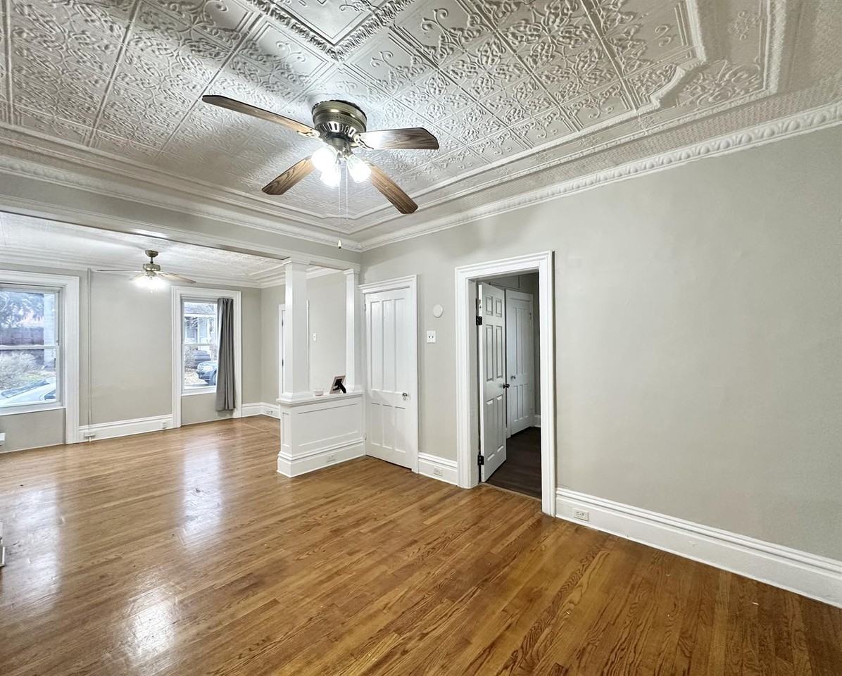 1422 5th Ave #1 - Photo 3 of 9