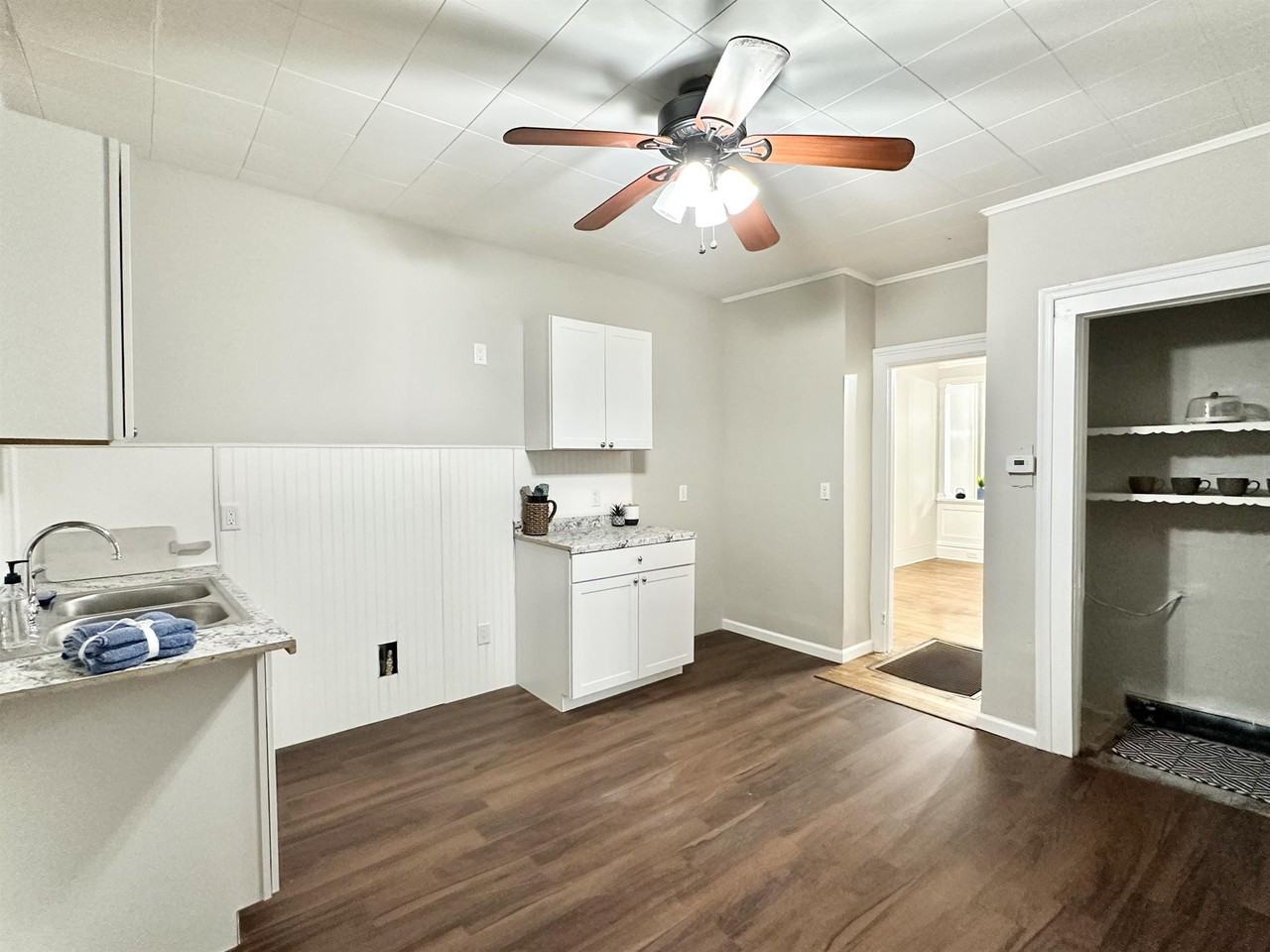 1422 5th Ave #1 - Photo 7 of 9