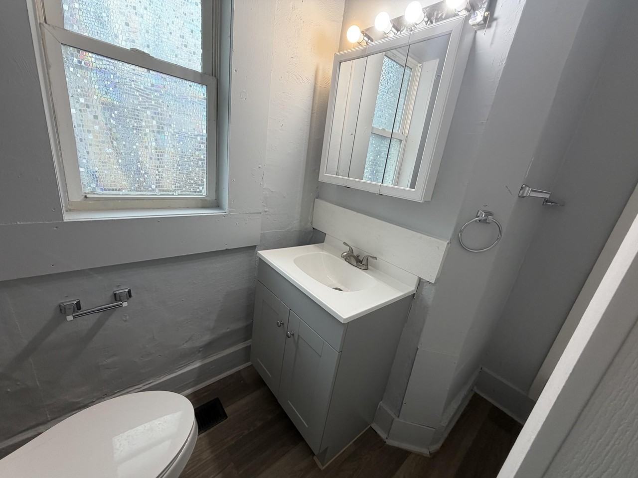 1129 N Jackson St Apt A - Photo 4 of 19