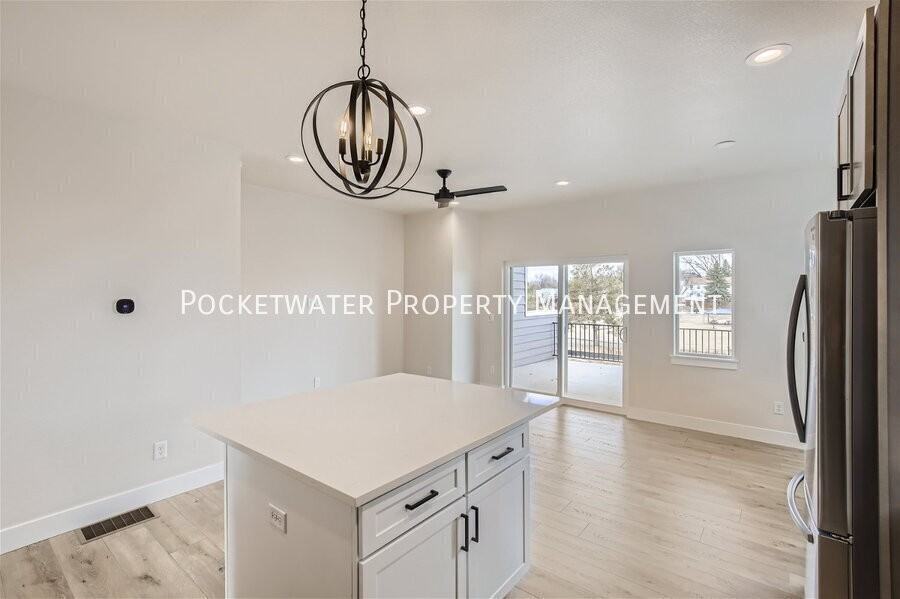 1335 Baker St - Photo 7 of 29