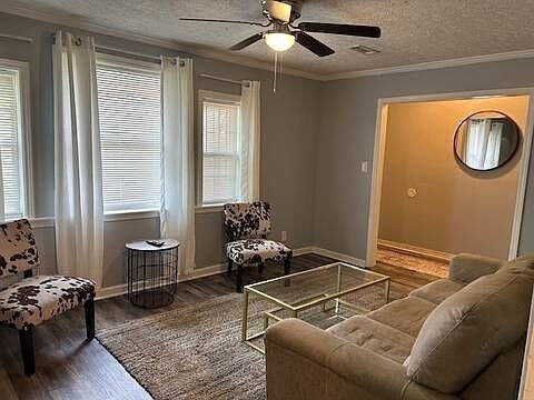 1441 Andrews St Nw - Photo 3 of 18