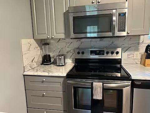 1441 Andrews St Nw - Photo 6 of 18