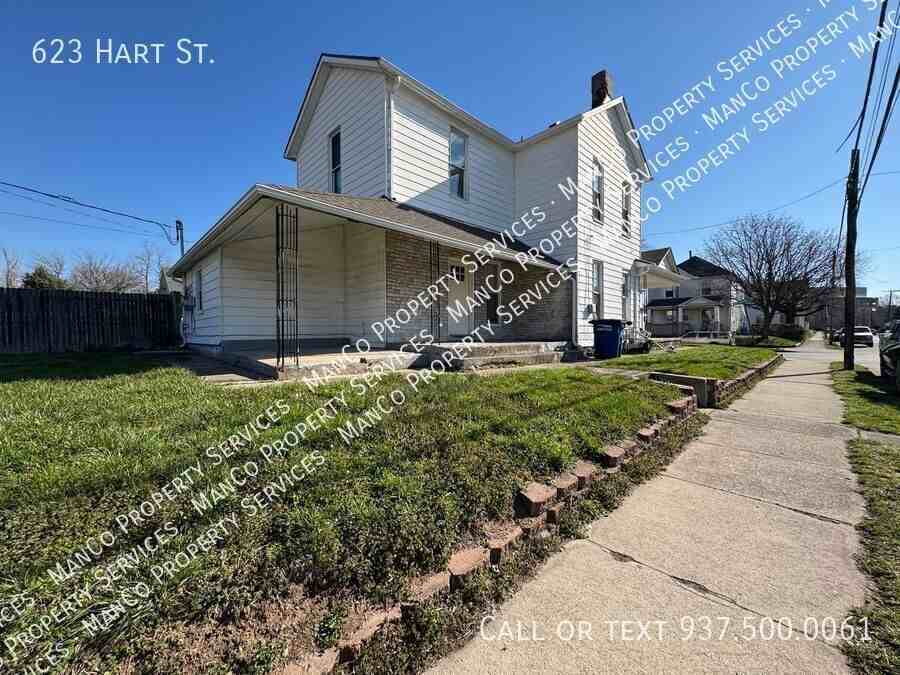 623 Hart St - Photo 2 of 9