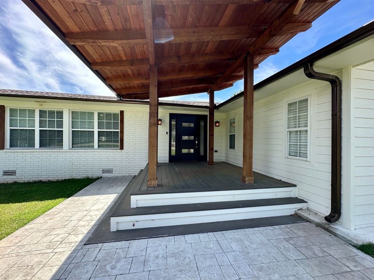 865 N Ulmer St - Photo 3 of 38