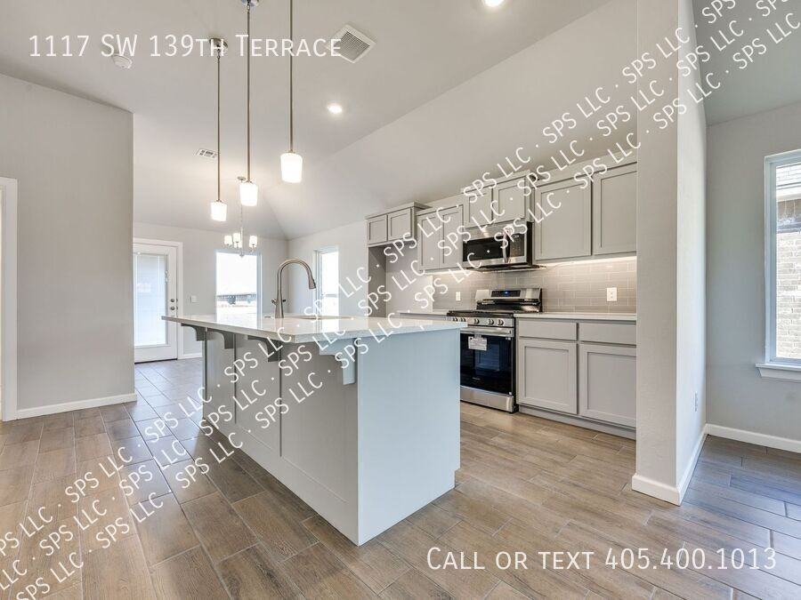 1117 Sw 139th Ter - Photo 4 of 15