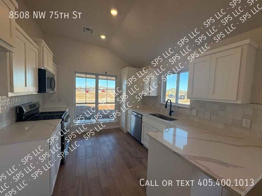 8508 Nw 75th St - Photo 2 of 5