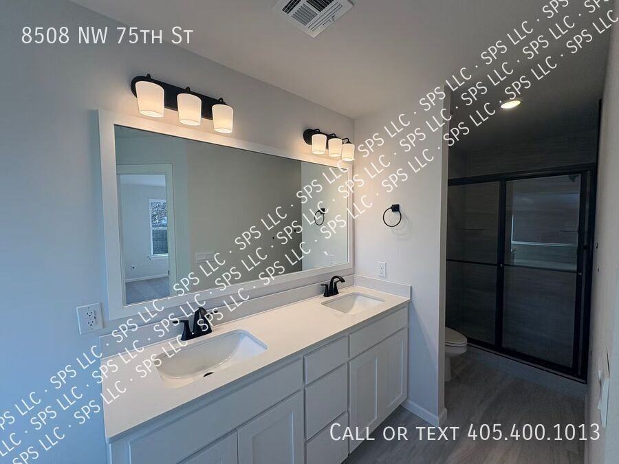 8508 Nw 75th St - Photo 4 of 5