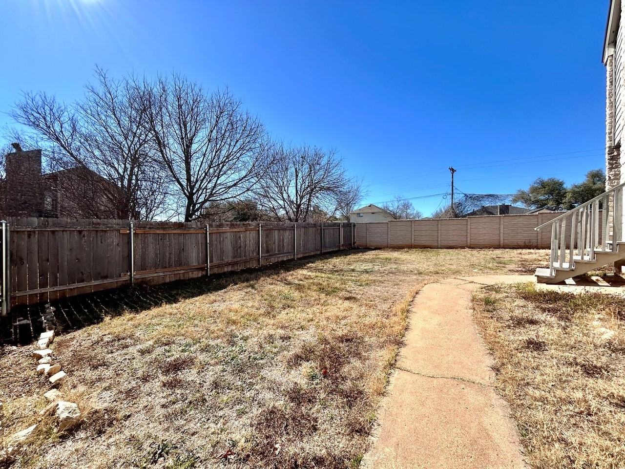 1760 Horseshoe Cir - Photo 3 of 24