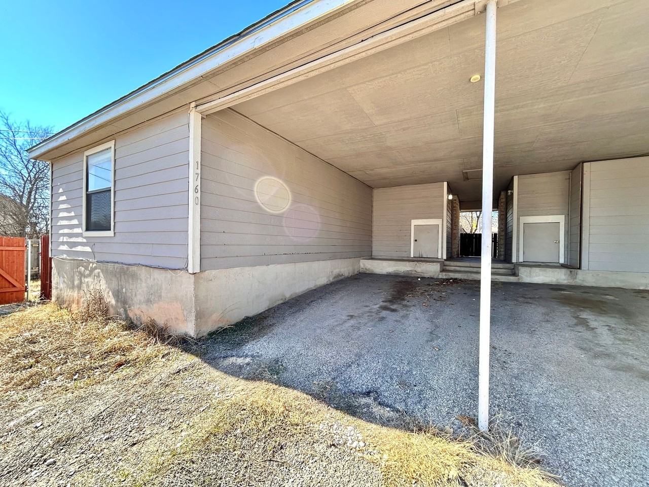 1760 Horseshoe Cir - Photo 5 of 24