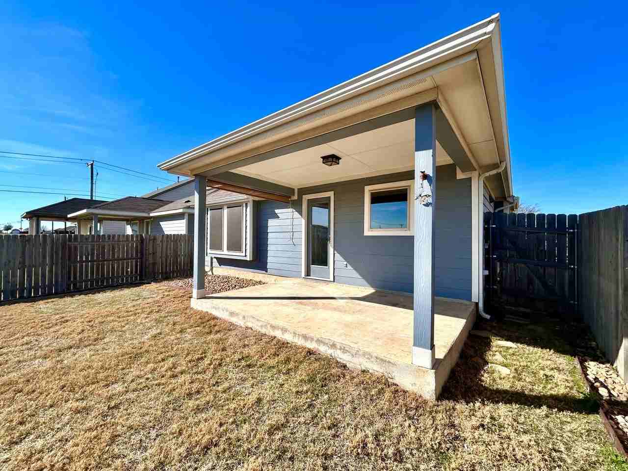 5809 Urbano Bnd - Photo 3 of 29