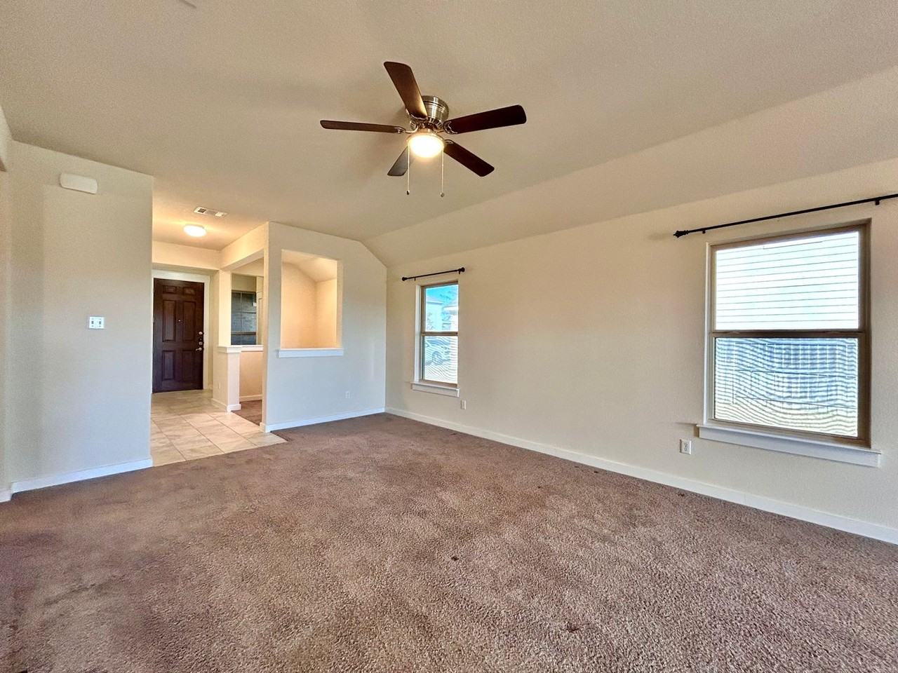 5809 Urbano Bnd - Photo 7 of 29