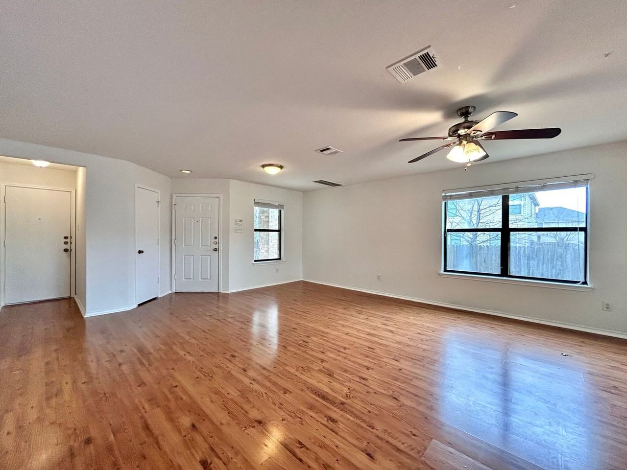 2417 Mccook Dr - Photo 3 of 33