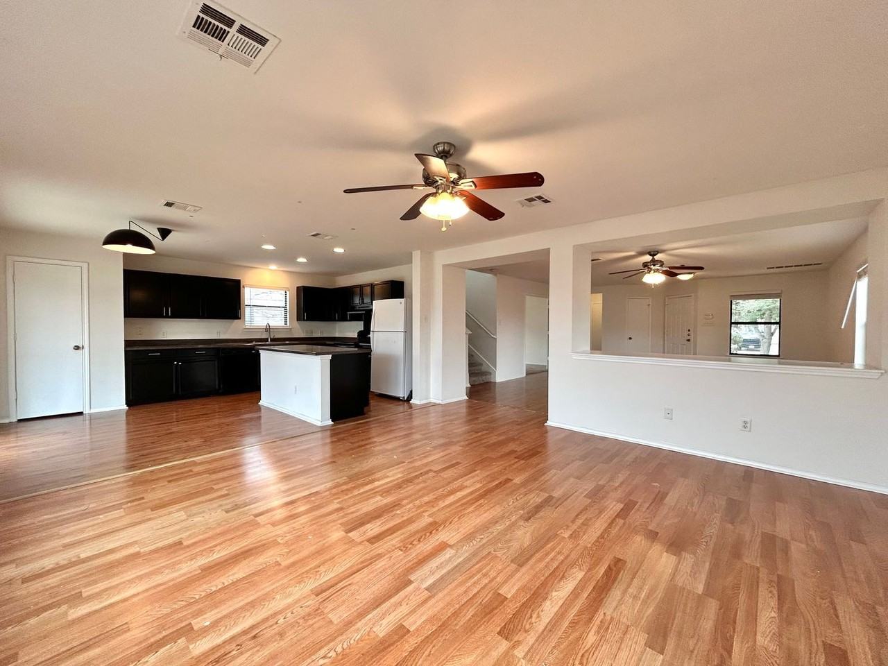 2417 Mccook Dr - Photo 5 of 33