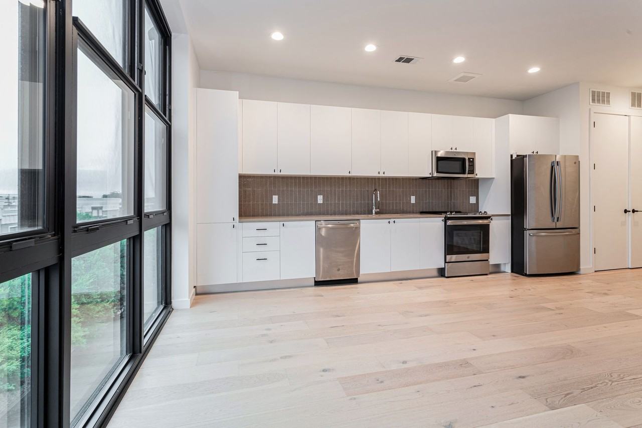 800 Embassy Dr #418 - Photo 2 of 12