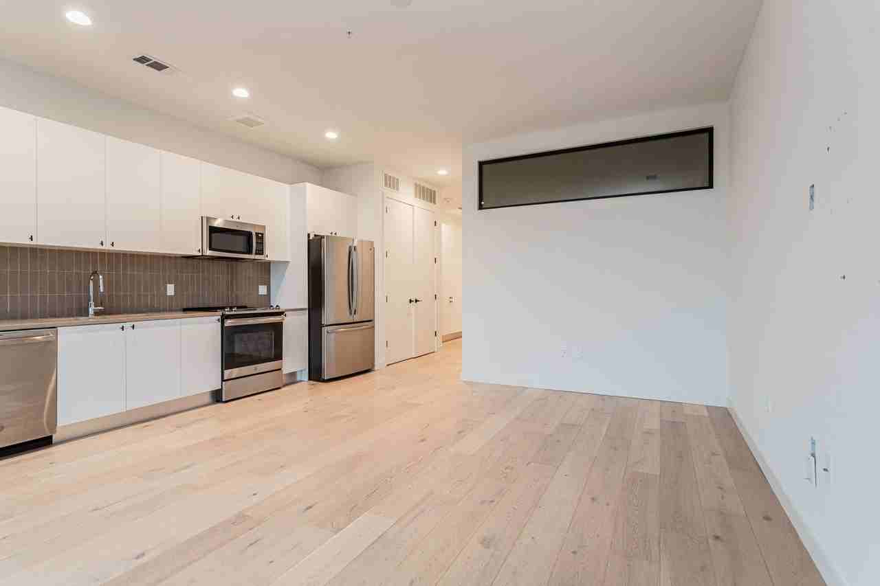 800 Embassy Dr #418 - Photo 4 of 12