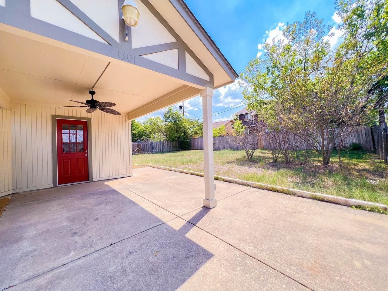 1301 Pitcairn Dr - Photo 2 of 17