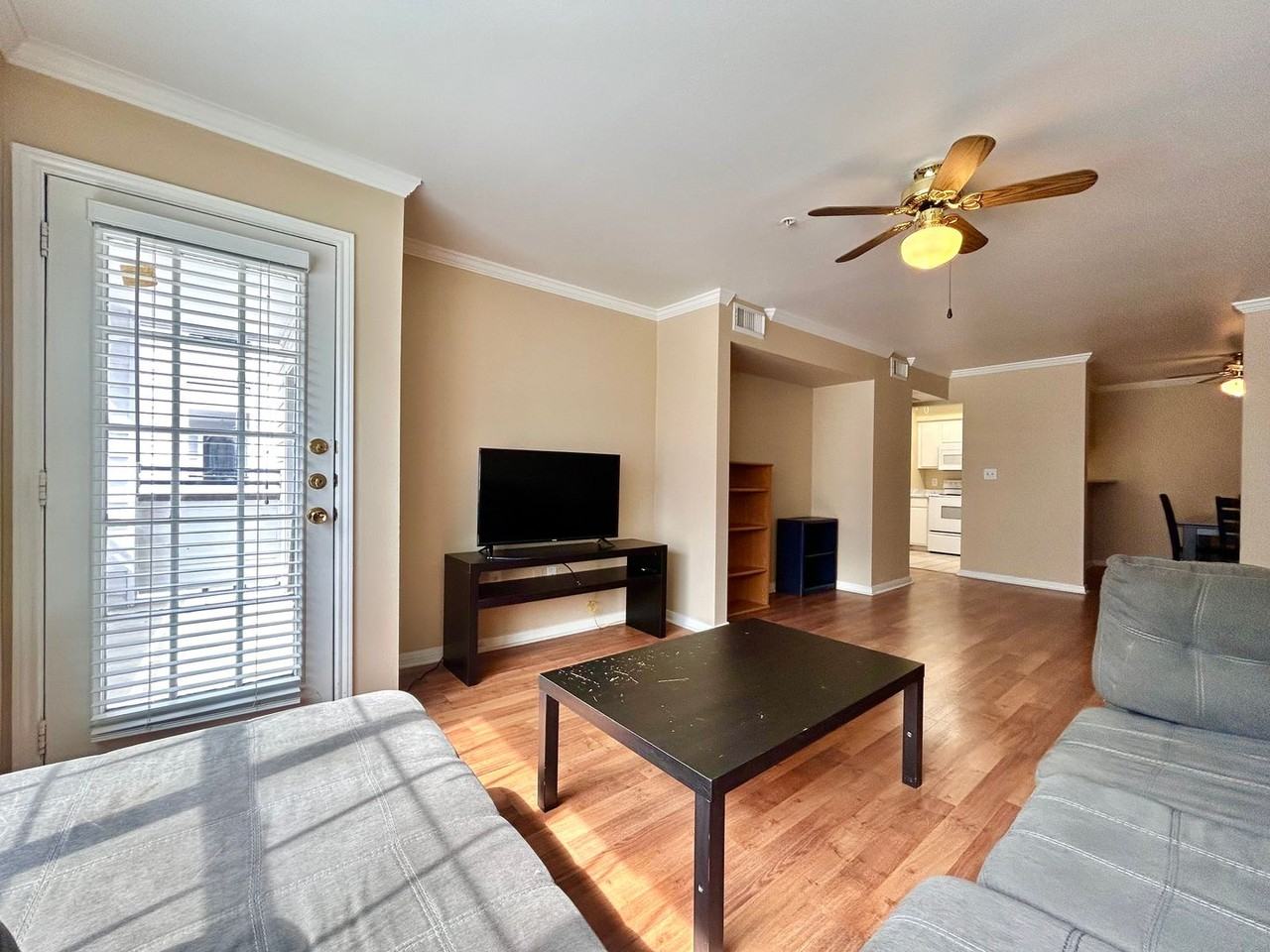 501 W 26th St #214 - Photo 4 of 22
