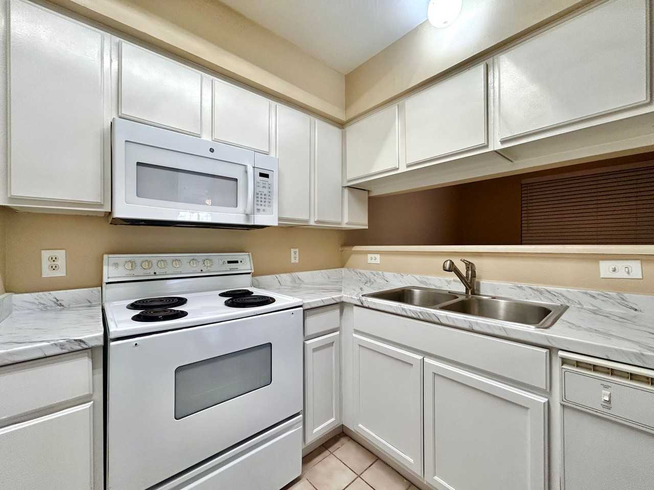 501 W 26th St #214 - Photo 7 of 22