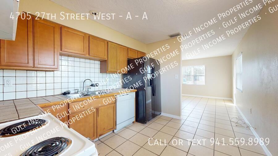 4705 27th St W #A - Photo 4 of 14