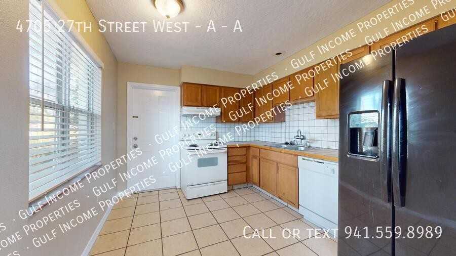 4705 27th St W #A - Photo 5 of 14