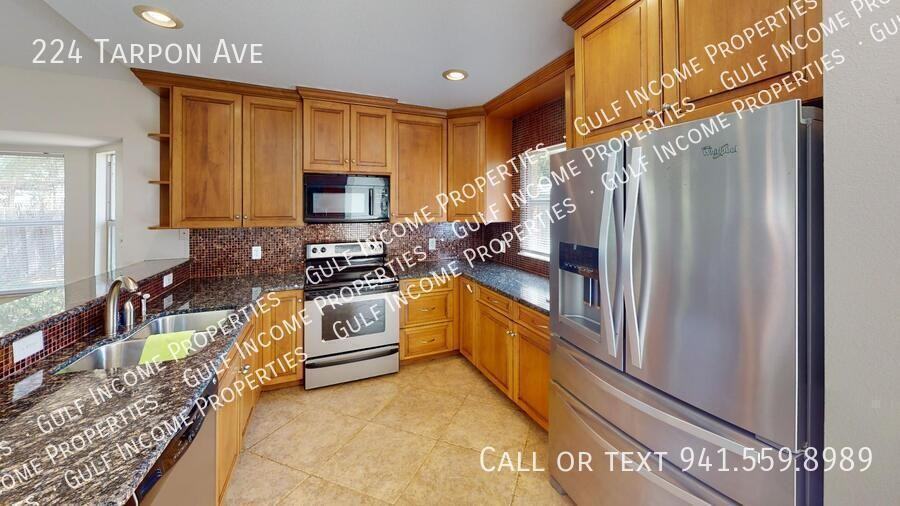 224 Tarpon Ave - Photo 7 of 14