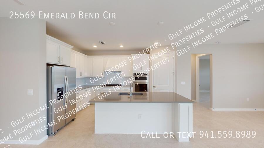 25569 Emerald Bend Cir - Photo 5 of 43