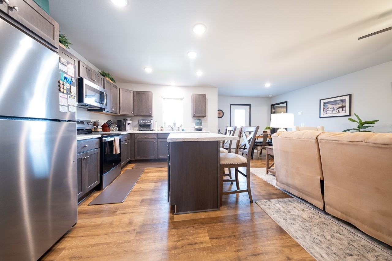 651 4th Circle Dr Se #1 - Photo 4 of 26