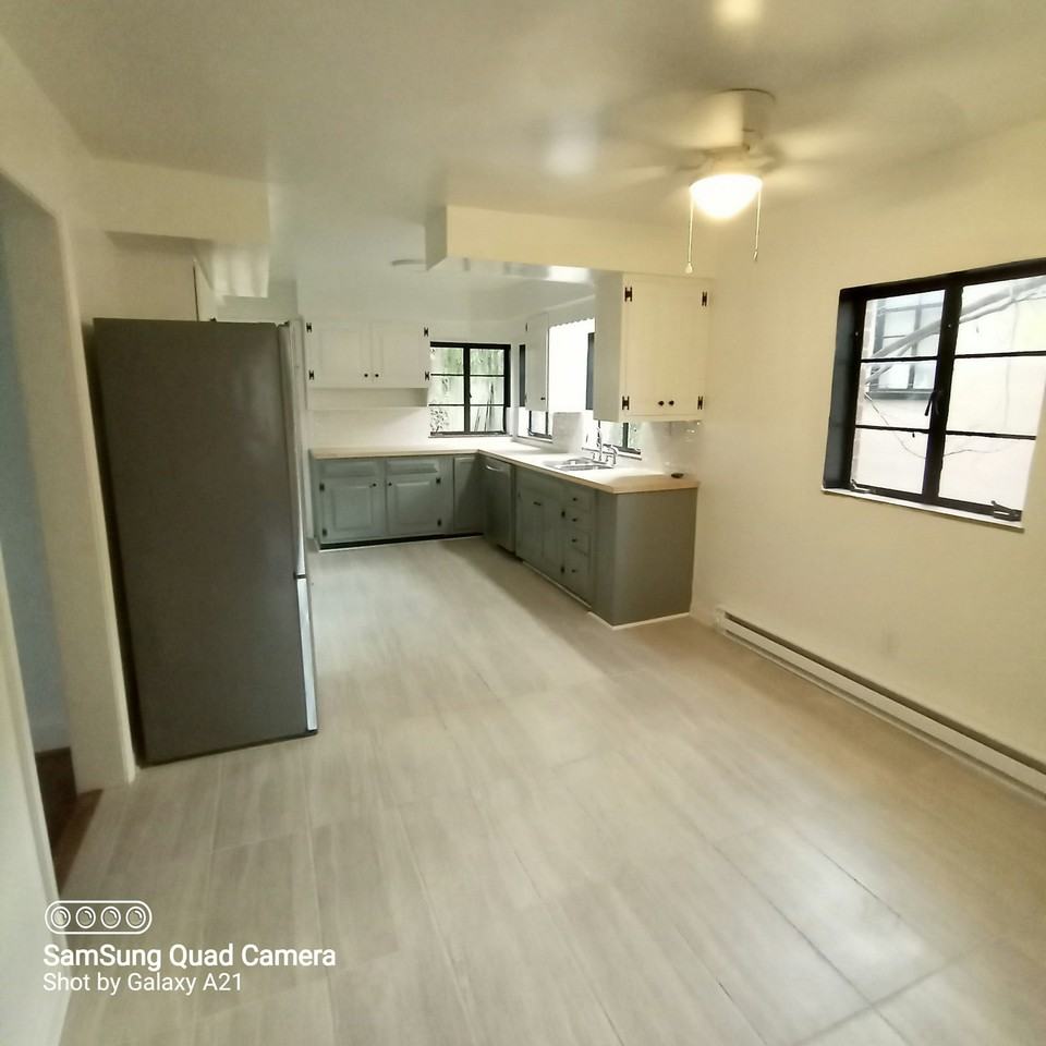 2627 Washington Boulevard - Photo 3 of 10